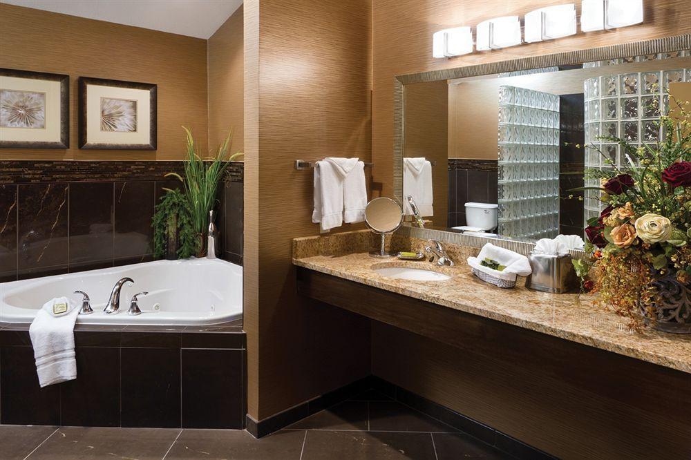 Clubhouse Hotel And Suites Пиер Екстериор снимка